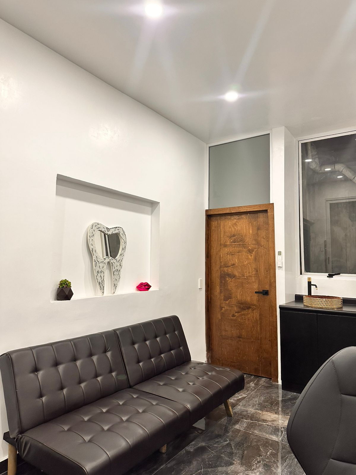 Sala de espera Cosmeti-K Dental — consultorio dental Nogales Sonora