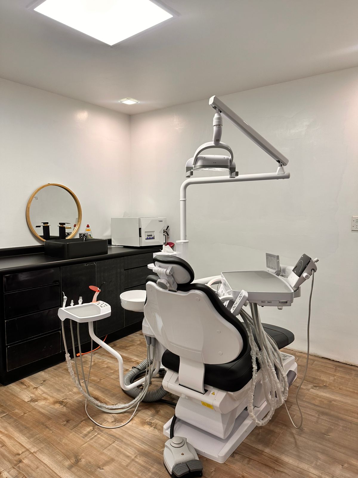 Equipo dental moderno — clínica dental en Nogales Sonora